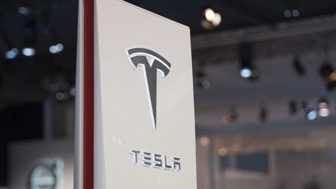 Корпорація Tesla відкликає 48 000 Model 3 через спідометр