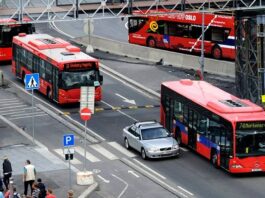 Норвегія пересаджує власників електромобілів на громадський транспорт