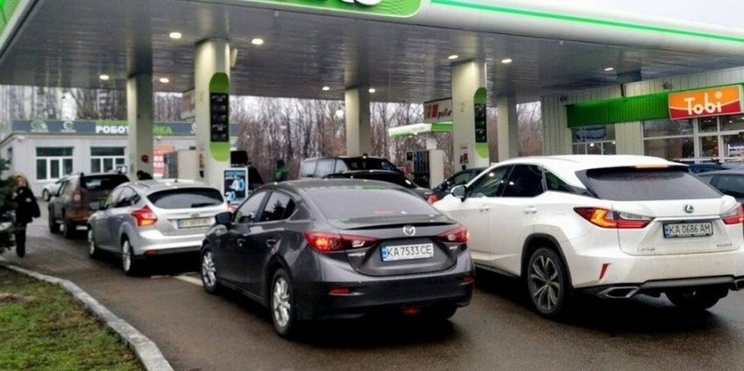 У РНБО назвали головну причину дефіциту бензину в Україні