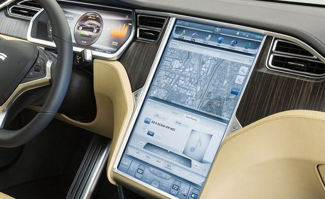 Дизайнери BMW пророкували кінець ери гігантських екранів