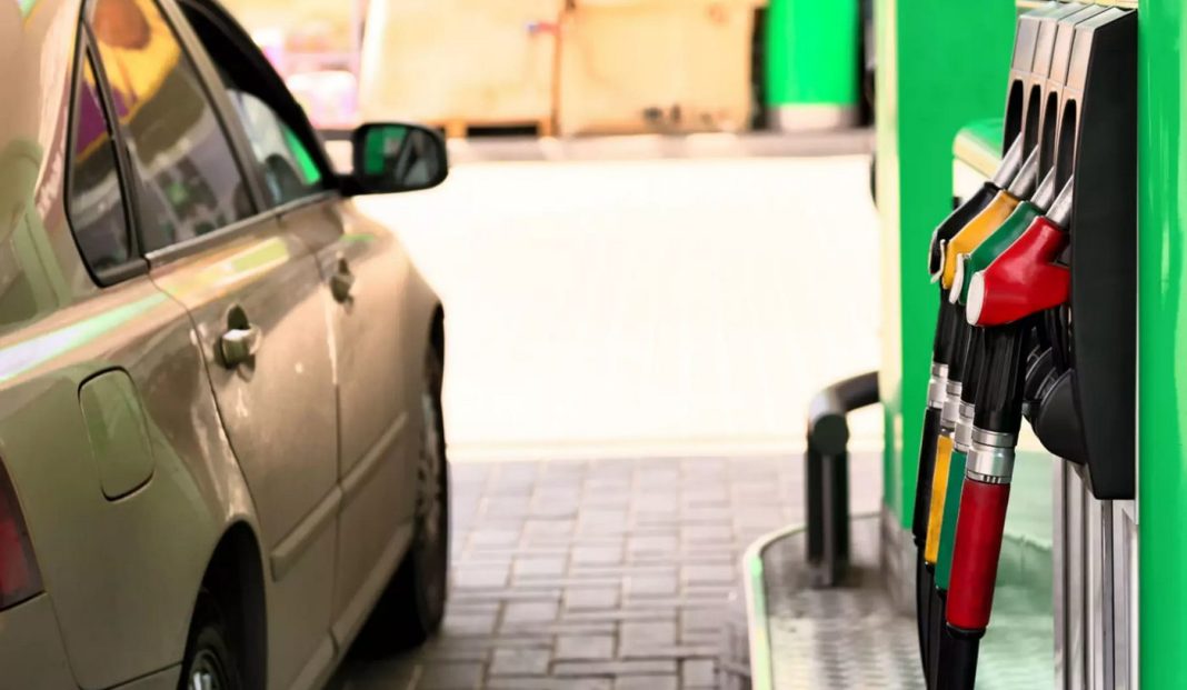 Іноземці в Угорщині платитимуть за бензин на 60% більше