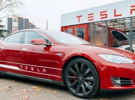 Електрокари Tesla заборонили у місті, де пройде секретна зустріч китайської влади