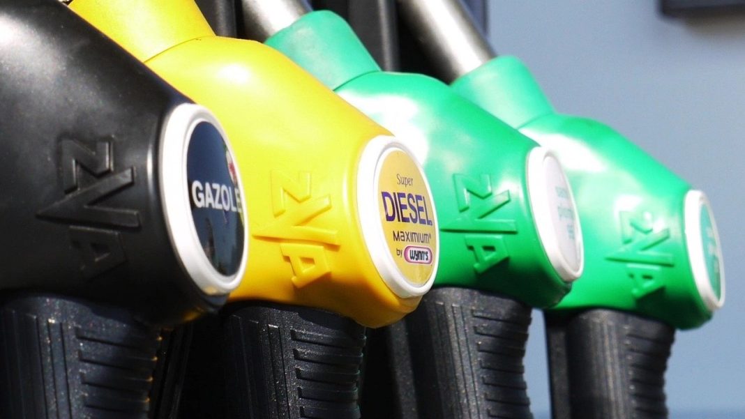 Ціна бензину в Італії досягла 1,77 євро
