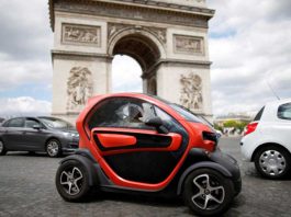 Франція купує найбільше електромобілів, але чи подобаються вони французам