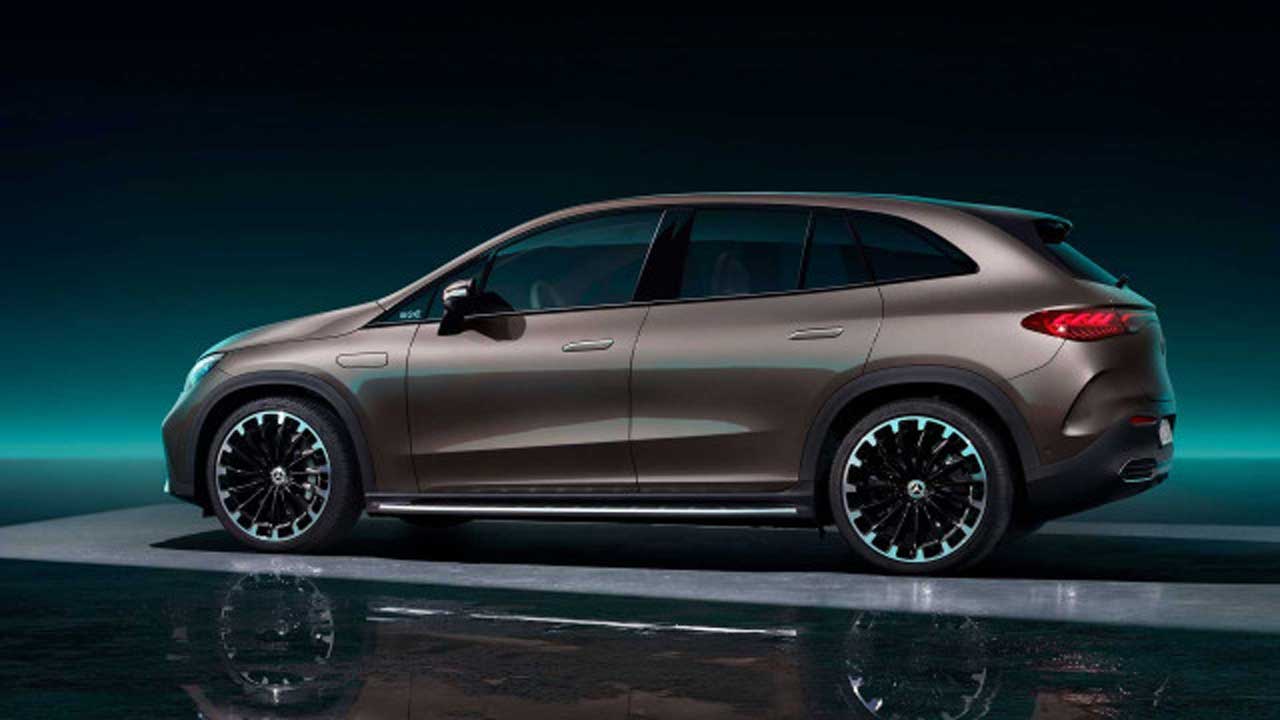 Mercedes-Benz EQE стал внедорожником и получил AMG-версию мощностью 687 л.с.