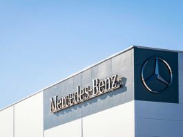 Mercedes з новим ударом по Росії – зупиняє підтримку сервісних програм